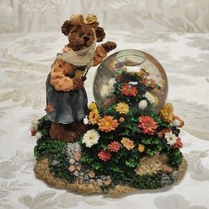 Boyds Bears Adrienne Monarch figurine Musical Water Globe With Box